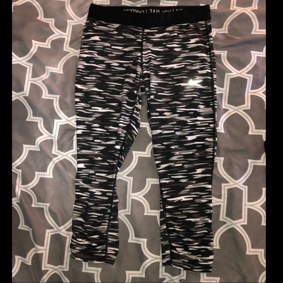 Nike Pants - Capris Leggings!